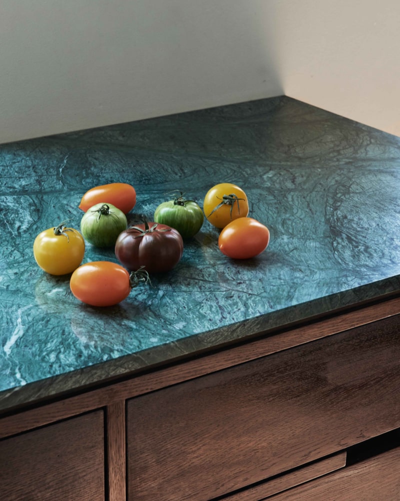 Bordplade-i -natursten